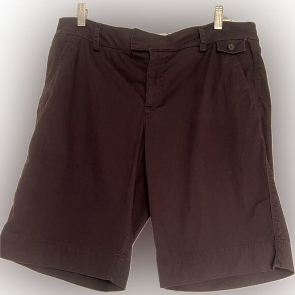 Dockers versatile & comfy Mid-Rise curvy brown shorts! - Picture 2 of 11